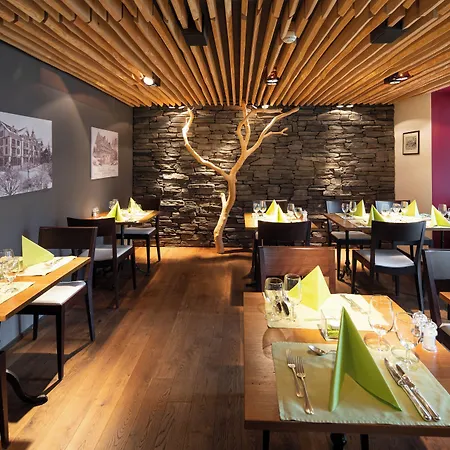 斯昆内格公园酒店 格林德瓦